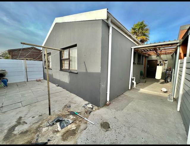 3 BEDROOM HOUSE FOR SALE IN SILVERSANDS